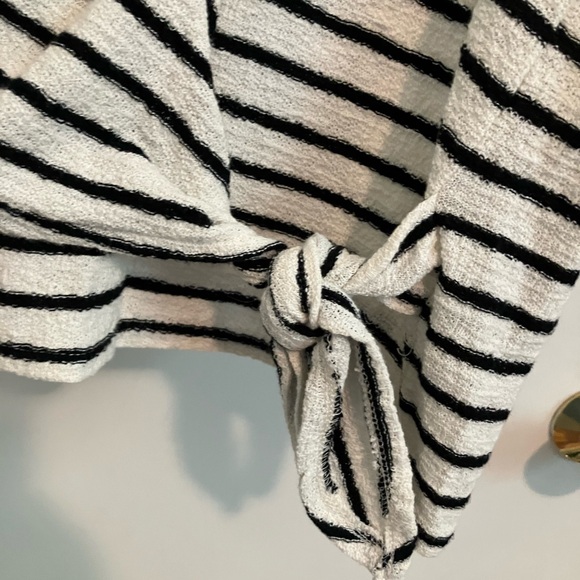 Madewell Texture and Thread Top - Picture 3 of 5